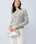 leopard-print-sweater-sLOezBvg-0.webp